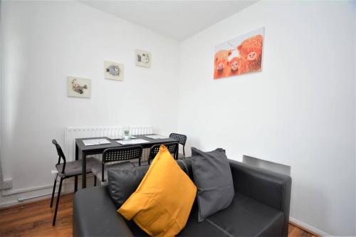 Lovely 2 Bedroom Condo in Greater London 2