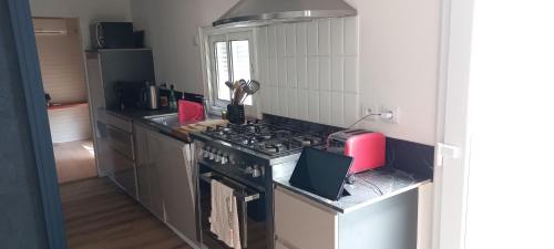 Chalet 47m2 climatisé, piscine,linge fourni (Chalet 47m2 climatise, piscine,linge fourni) in แวร์ดาล