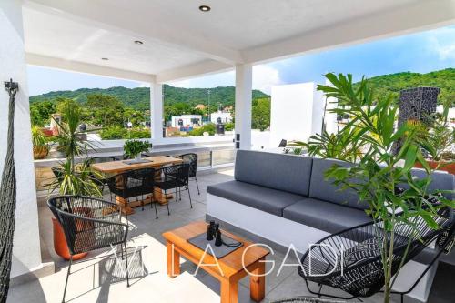 VILLA GADI - Roof Garden - Pizza Oven - Tiny Pool in El Manzanillo
