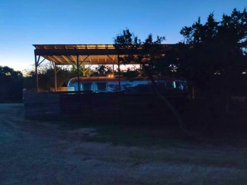 The Steel Magnolia Airstream - Cabins At Rim Rock in Austin, USA