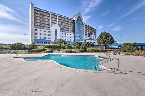 Fort Worth Condo with Racetrack Views and Pool Access