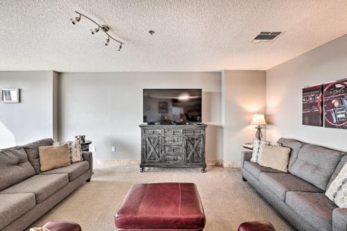 Fort Worth Condo with Racetrack Views and Pool Access