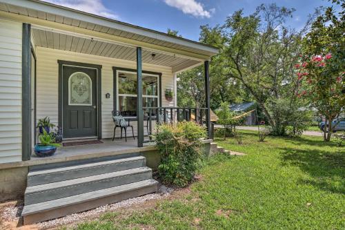 Mountain View Home Steps to Amphitheater Park