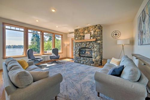 Spacious Lake Stevens Home with Fire Pit, Patio