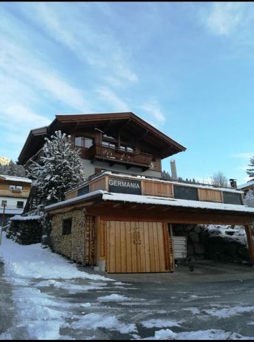 Ferienwohnung Haus Germania, Pension in Brixen im Thale