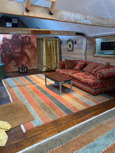 Quirky Barn Conversion Crowhurst Battle in Crowhurst