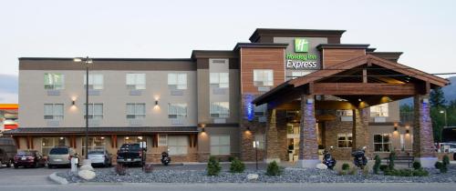 Holiday Inn Express Golden-Kicking Horse, an IHG Hotel