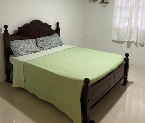1 Bed House - Sleeps 2 - Pool - Parking - Wifi, Georgetown (zdjęcie 5)