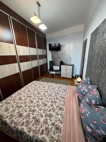 Jedności Hostel