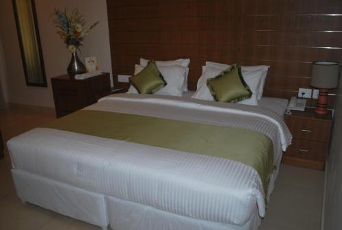 Srivar Hotels