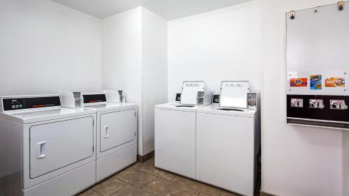 Abbey Inn Cedar City - image 8