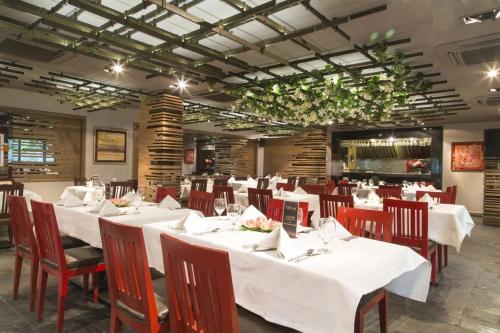 Restaurant, Royaute Luxury in Lahore