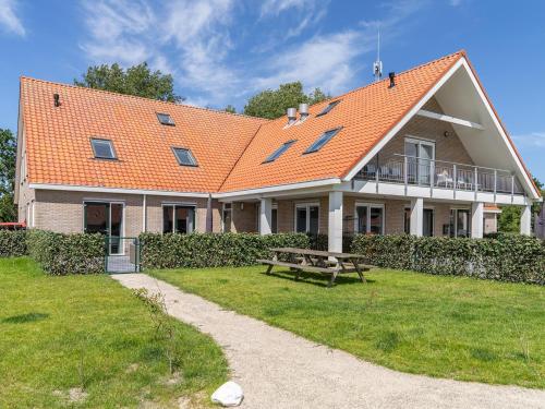  Luxurious 24 person apartment on Ameland, Pension in Nes