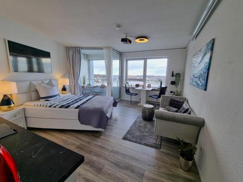 Traumblick! Mitten im Wasser, dem Himmel ganz nah! in Schleswig