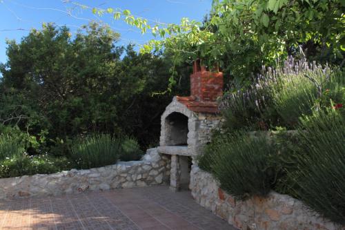 Apartments by the sea Milna Hvar - 8795 - image 9