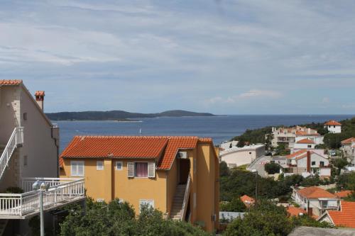 Apartments with a parking space Hvar - 8794 - image 13