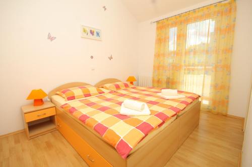 Apartments with a parking space Hvar - 8794 - image 3