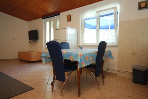 Apartments with a parking space Hvar - 8794 - image 5