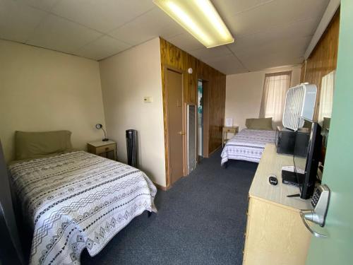 2 twin beds
