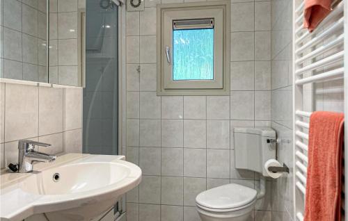 Bathroom, Nice home in Vorden with WiFi and 2 Bedrooms in Vorden