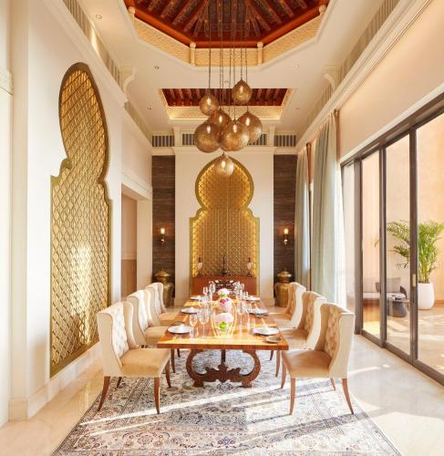 บริการและสิ่งอำนวยความสะดวก, Jumeirah Al Qasr Dubai near สวนน้ำไวด์ วาดิ