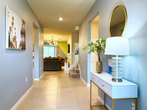 Brand New 10 BR 8 Bath Pool Everything Fun Home villa in Davenport, USA