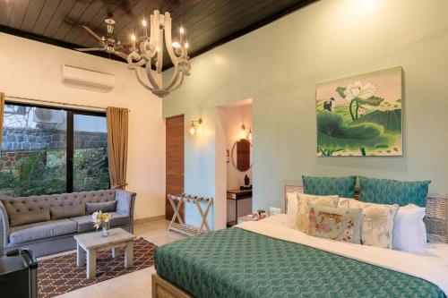 Mawi Infinitty Villa by StayVista - A lake-view villa with an infinity pool for a luxurious stay near NATURAL Lake View