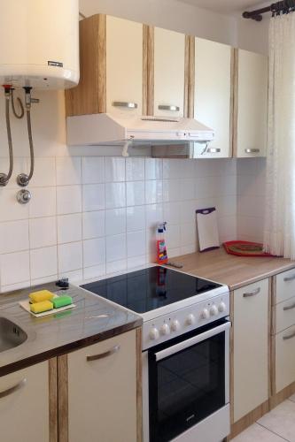Apartment Verunic 8104a - image 3