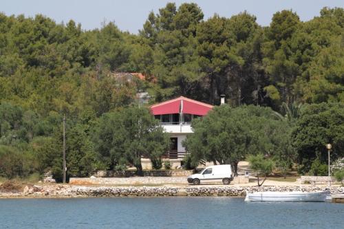 Apartments by the sea Verunic, Dugi otok - 8105 - Location saisonnière - Veli Rat