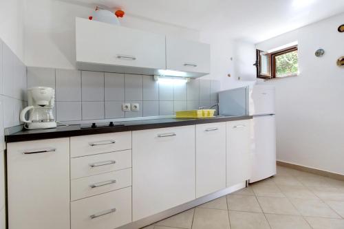 Apartments with a parking space Artatore Losinj - 8087 - image 10