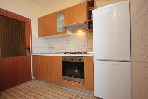 Kitchen, Apartments by the sea Savar, Dugi otok - 8080 in Brbinj