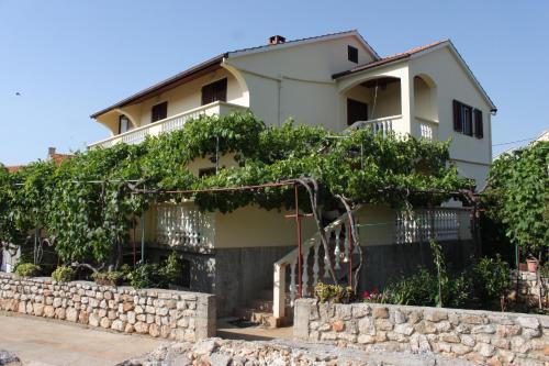  Apartments with a parking space Sali, Dugi otok - 8136, Pension in Sali bei Vala