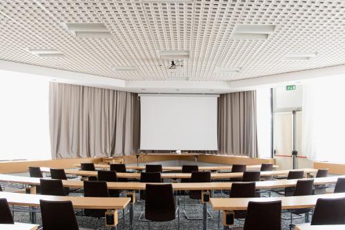 Holiday Inn Milan Assago - image 2