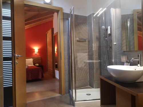 Albergo Cavallino Bianco Room Type - Double Room with Mountain View Albergo Cavallino Bianco Room Type - Double Room with Mountain View