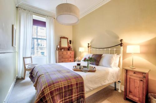 Picture of Joivy Lovely 1 Bed Flat In Old Town, Right On The Royal Mile