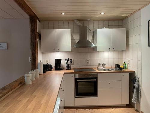 Konyha, Ferienwohnung zur Ratsklause in Arnstadt