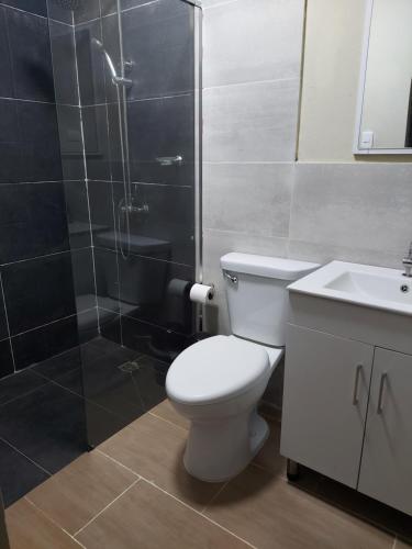 Double Room with Private Bathroom image 5