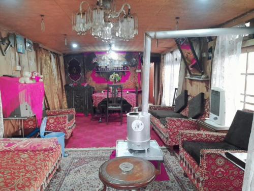 Single Room image 3