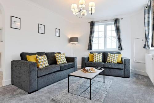 Gower Vista 3 bed in Mumbles with free parking & sea views