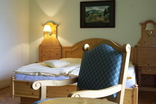 1 double bed, 1 twin bed