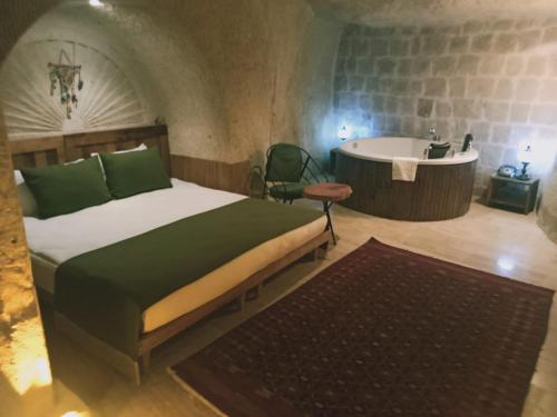 Vigneron Cave Hotel