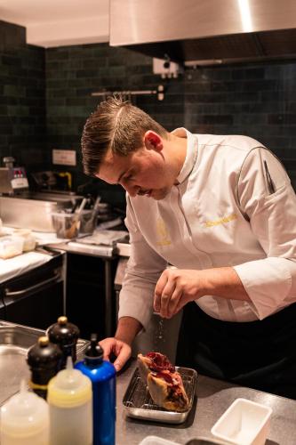 Ресторан, Hôtel - Restaurant Le Globe (Hotel - Restaurant Le Globe) in Мерсол