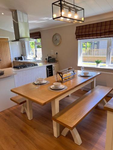 Hollicarrs - Dragonfly Lodge Hollicarrs - Dragonfly Lodge