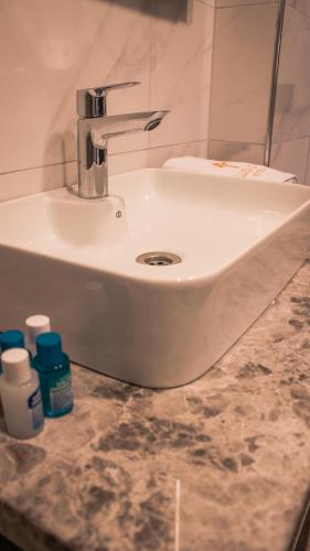 TALLES CITY HOTEL TALLES CITY HOTEL