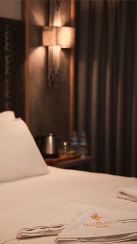 TALLES CITY HOTEL TALLES CITY HOTEL