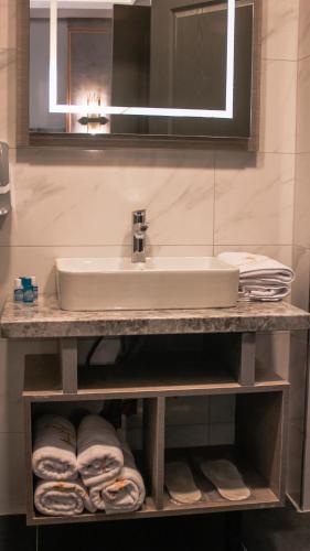 TALLES CITY HOTEL TALLES CITY HOTEL