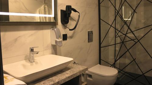 TALLES CITY HOTEL TALLES CITY HOTEL