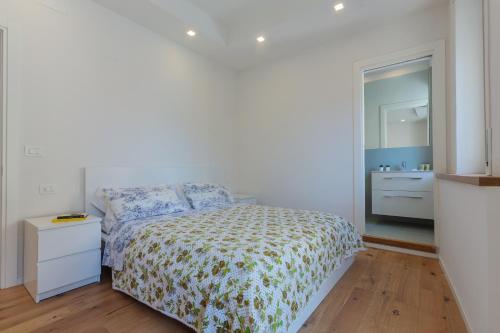 Apt w/Terrace 10 min walk from Piazza S.Stefano, Boloňa (fotografie 7)