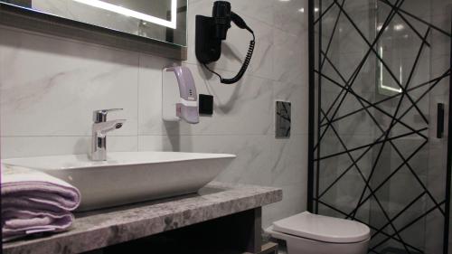 TALLES CITY HOTEL TALLES CITY HOTEL