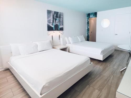 Aqua Hotel - image 2